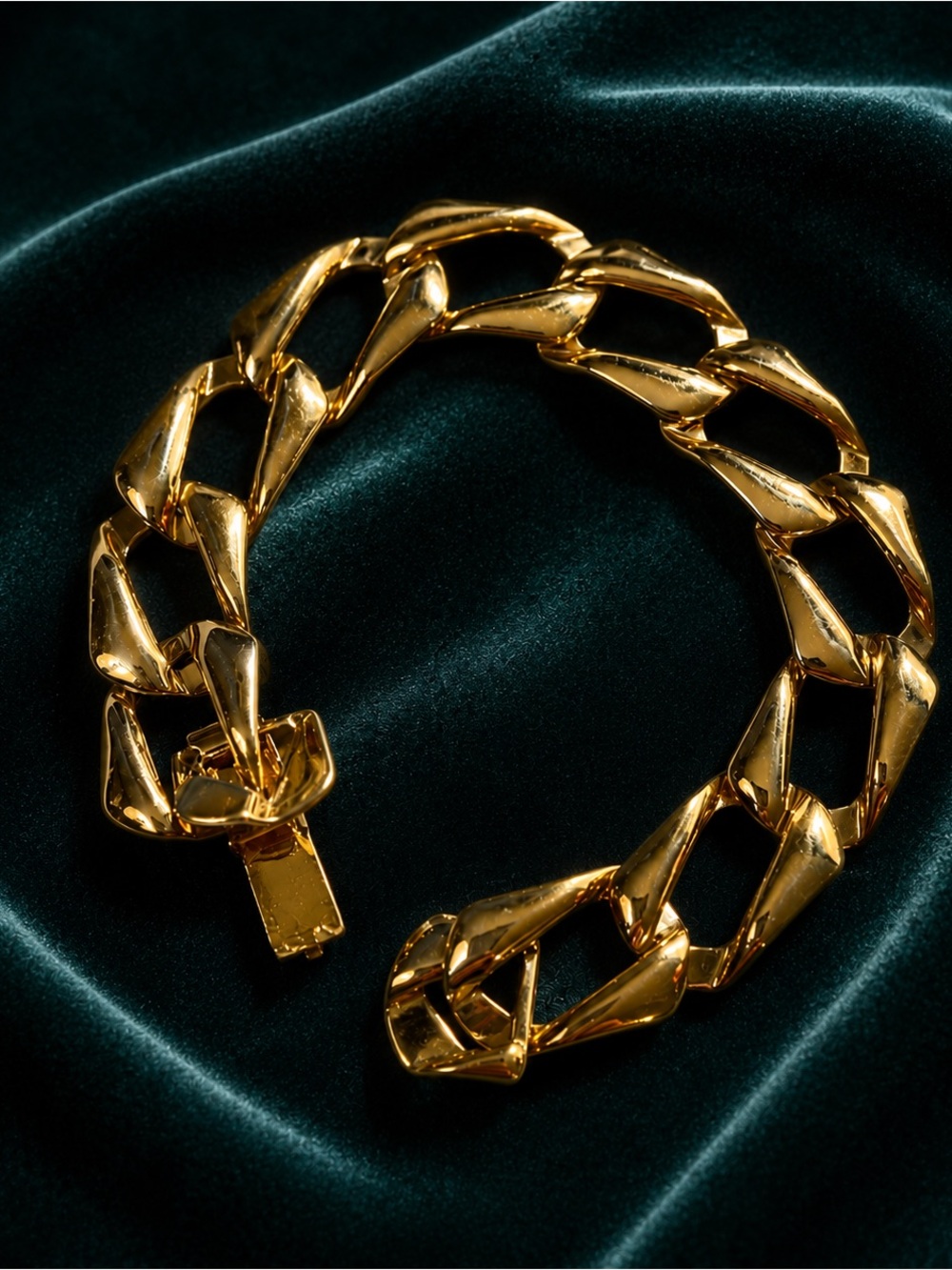 Vintage Chunky Cuban Link Gold Tone Bracelet 7.5”